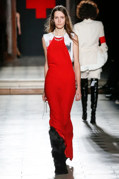 Look 14